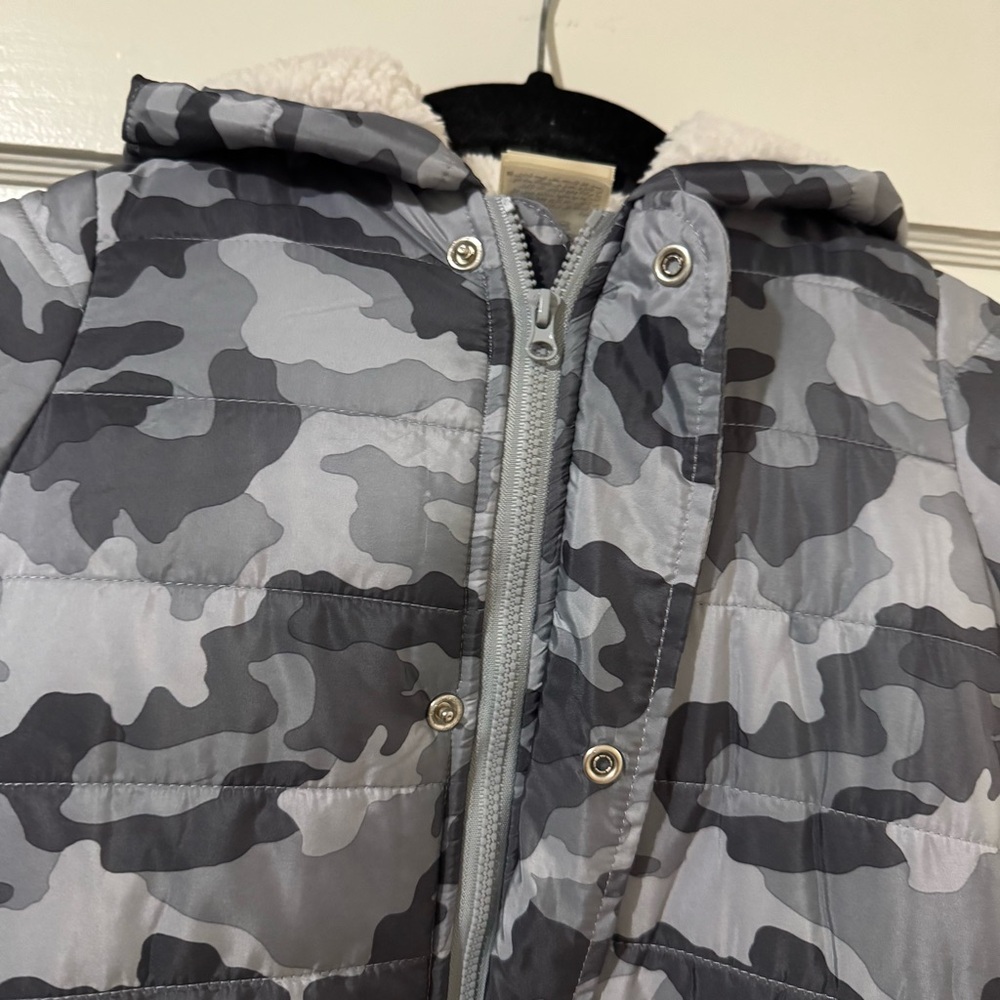 H&M Kids Camo One Piece Snowsuit - Picture 4 of 7